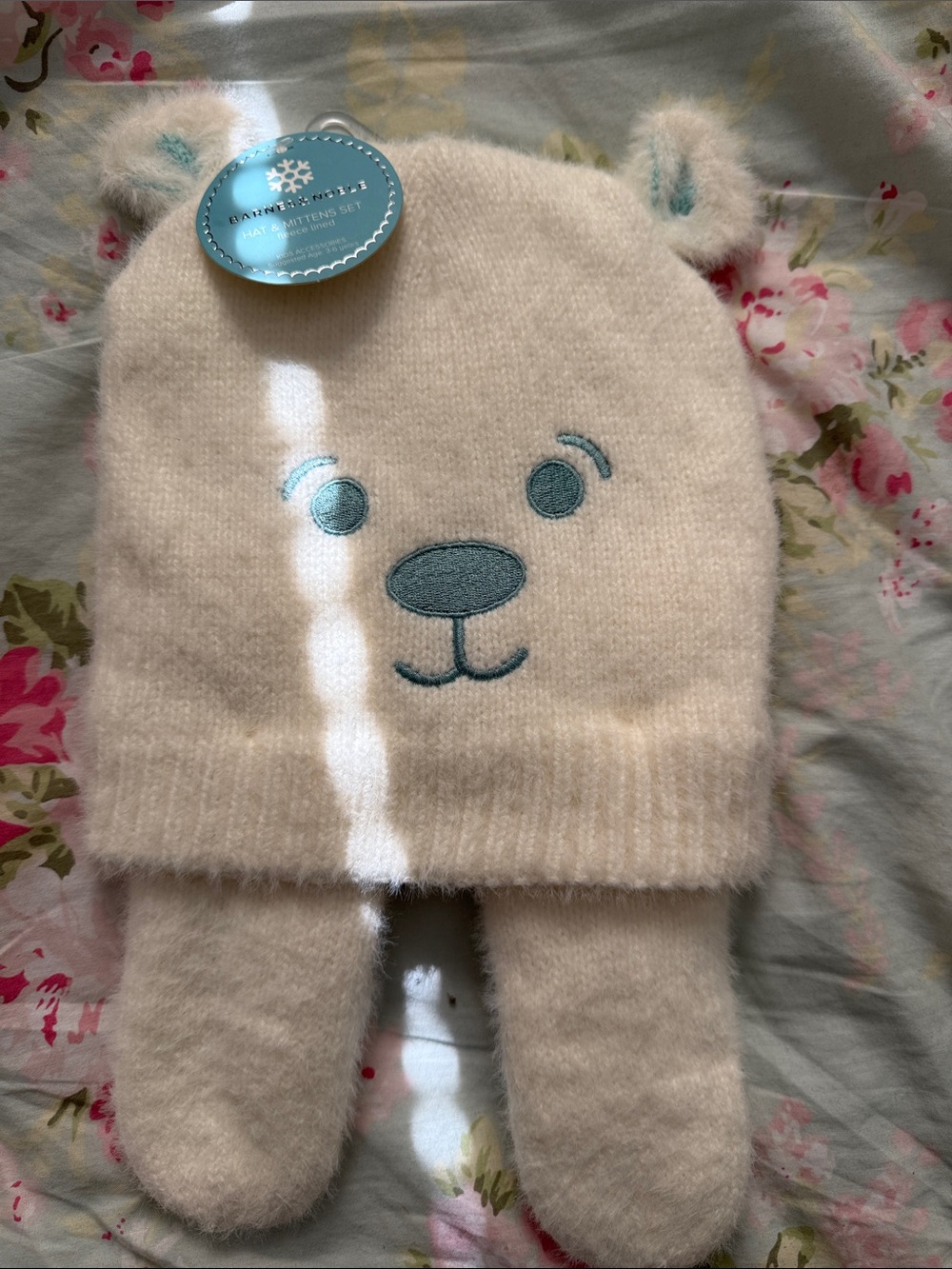 Barnes & Noble Cream Bear Hat and Mittens Kids Matching Set